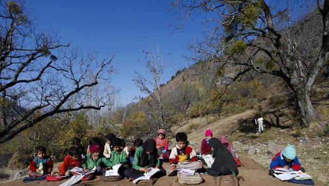 Children in Kashmir studying outside